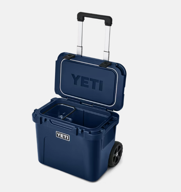 YETI Roadie 32 Cooler - Navy