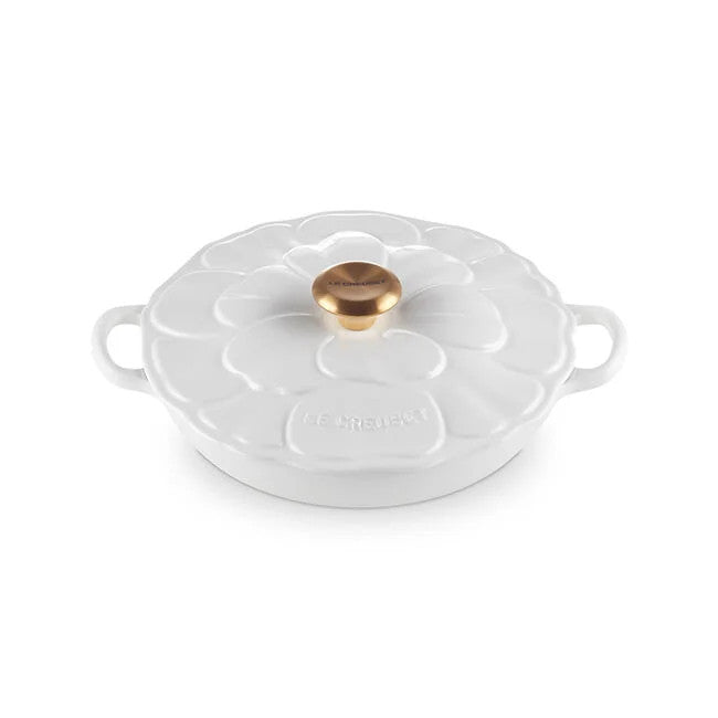 Le Creuset 貝殻型皿 922-177 ホワイト Le Creuset Signature Petal 2.25 Qt. Braiser - White – The Cook's